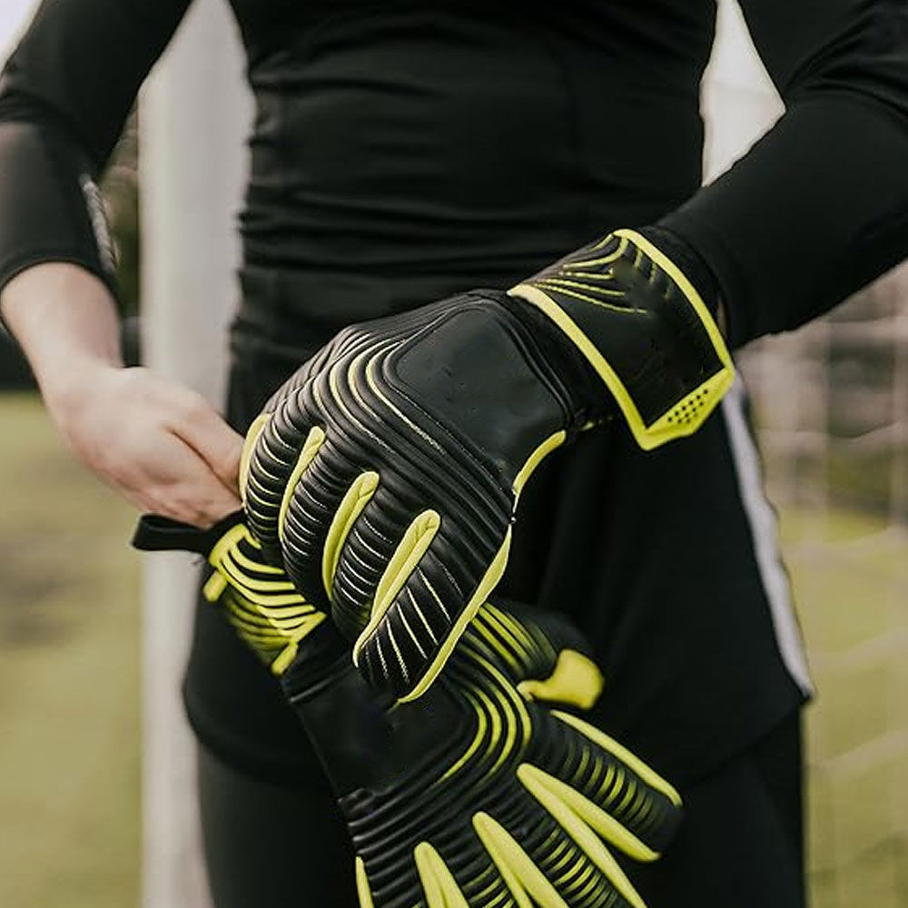 Hot Sale Professional Leather Football Soccer Goalkeeper Gloves Full Finger Adjustable Non-Slip Unisex